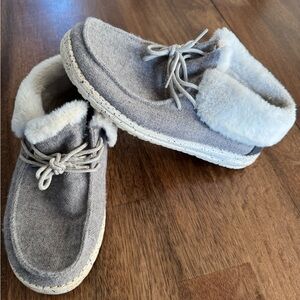 Hey Dude Women's Gray Fleece Lined Shoes